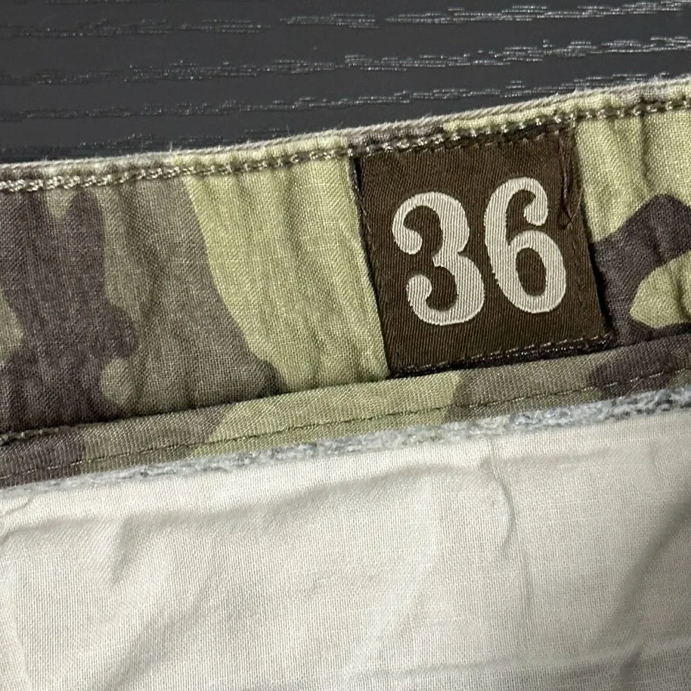 Vintage Y2K Old Navy Army Green Cargo Shorts Loose Men’s Size 36 - Picture 9 of 13